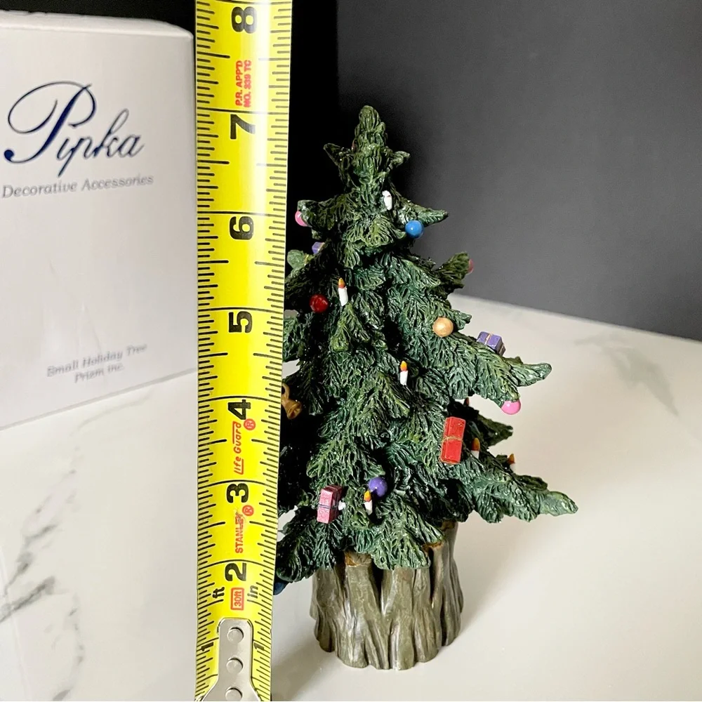 Small Holiday Tree by Pipka